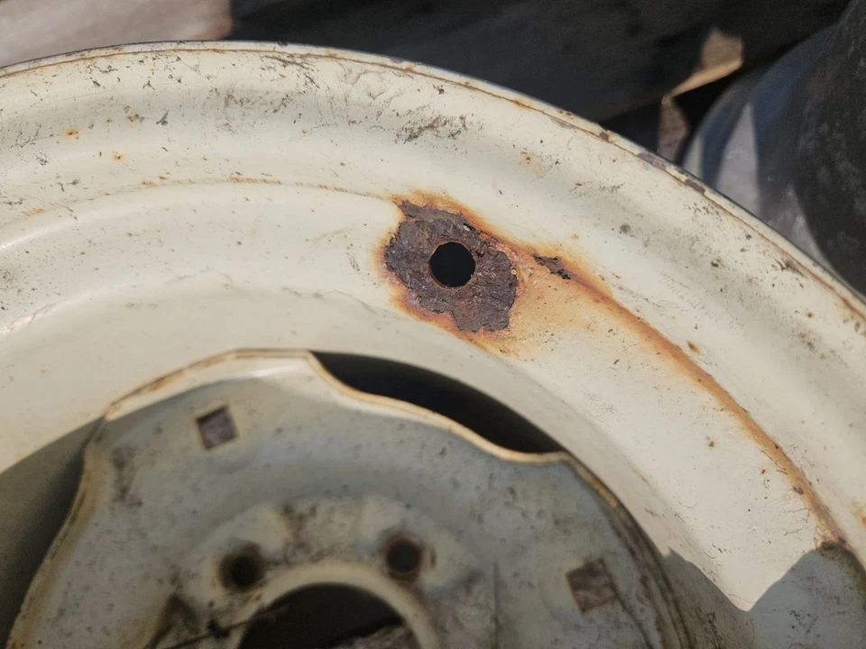 Llantas traseras Cub Cadet para neumáticos 23 10.5 12 1864 1863 1641 782 682 582 1650 1450 Foto 3 de 4