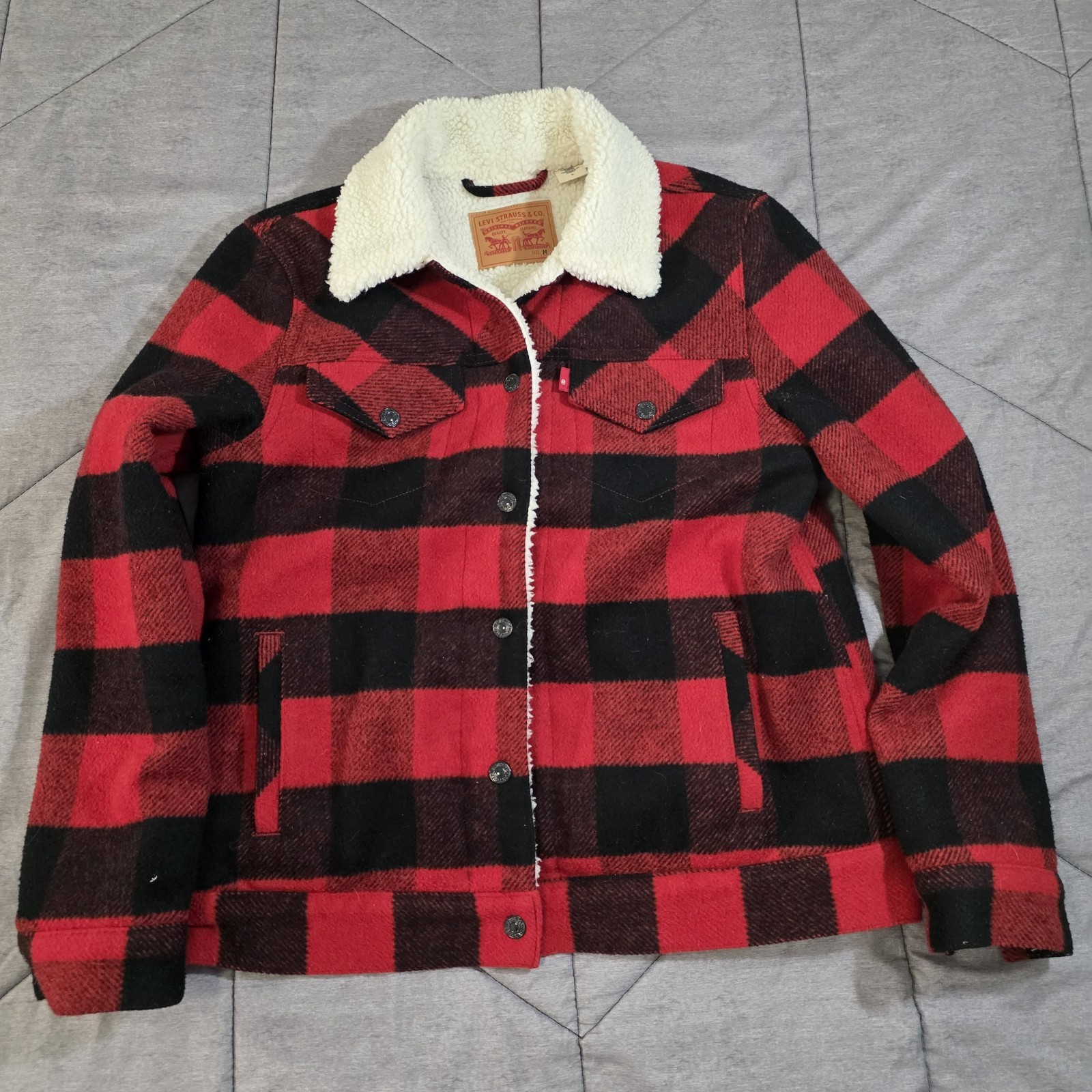 Levis Buffalo Red Plaid Sherpa Lined Trucker Jacket Women’s Medium Snap Buttons