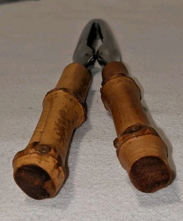 Cascanueces de mano Carl Aubock de acero inoxidable de colección de los años 50 madera de bambú Foto 2 de 4