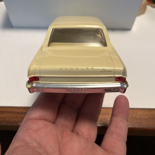 1965 Rambler Classic 770 Plastic Promo Model 1/25 Scale Cream Color - Picture 9 of 11