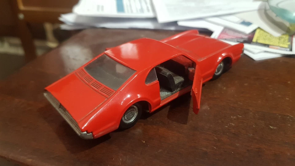 POLITOYS EXPORT 567  1/43 OLDSMOBILE TORONADO ROSSO RUOTE IN GOMMA VINTAGE - Immagine 4 di 4