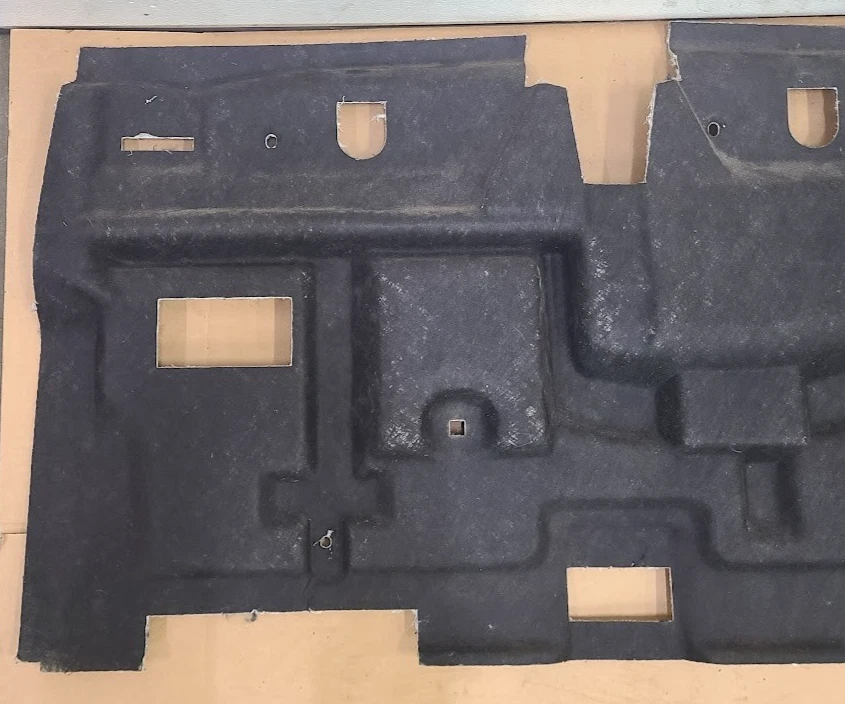 OEM 2013-2018 RAM 1500 2500 AISLAMIENTO DE PARED TRASERA ALFOMBRA REVESTIMIENTO CABINA TRASERA ALFOMBRAS Foto 3 de 4