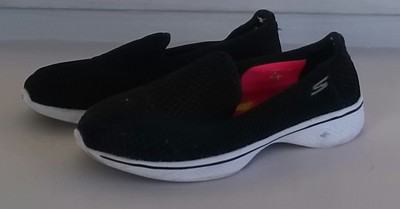 skechers goga max vs memory foam