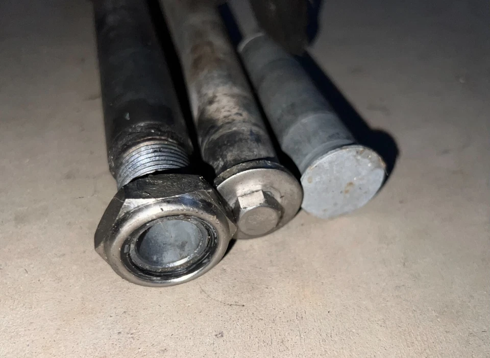 Yamaha 150 HP 2 tiempos abrazadera soporte pasadores de ajuste PN 64E-43131-01-00 ajuste 1996-2008+ Foto 2 de 3