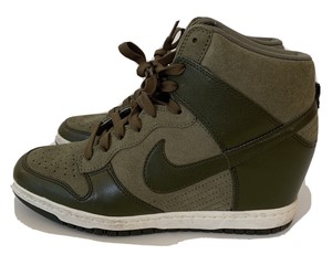 nike wedge sneakers size 9