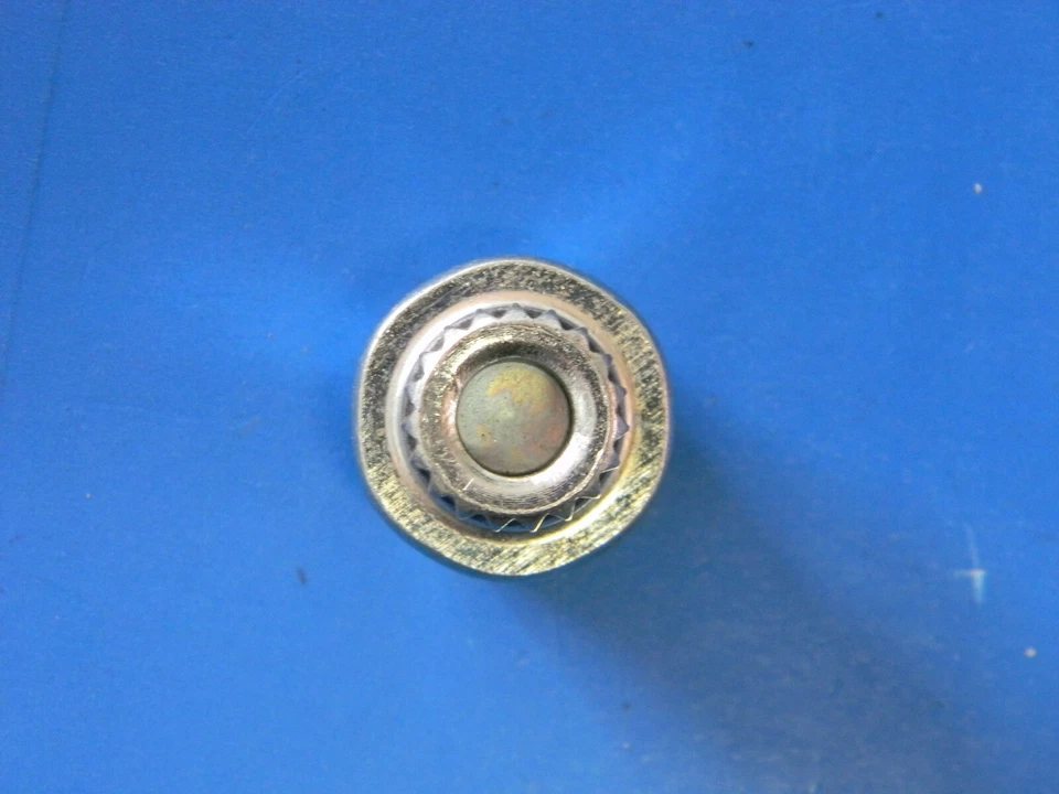 BMW 550i 2006 OEM - MINI llave de bloqueo de rueda 19 estrías ABC 35 ABC35 Foto 3 de 4