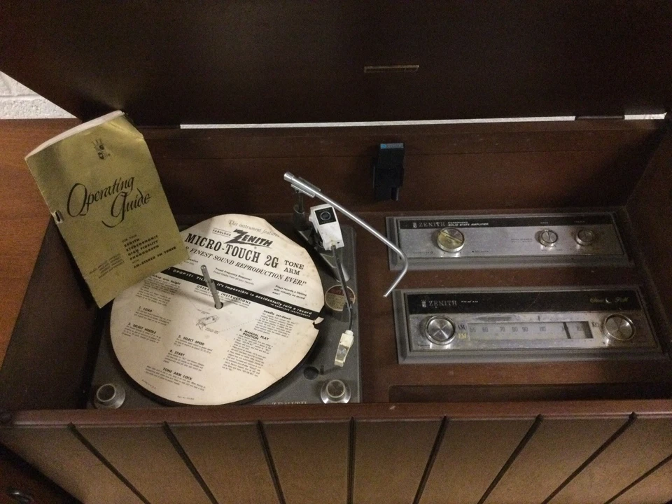 Vintage Zenith Stereophonic Stereo Console- Mid Century Modern Louvered Speakers - Image 4 of 4