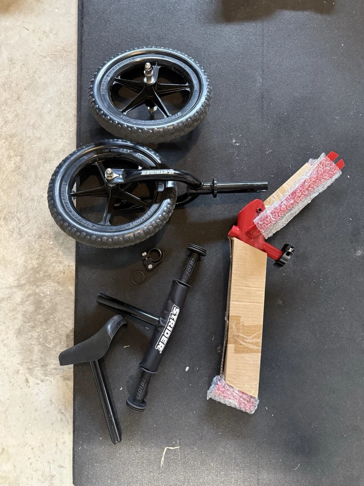 Strider cuadrado nuevo con piezas usadas - rojo Foto 2 de 4