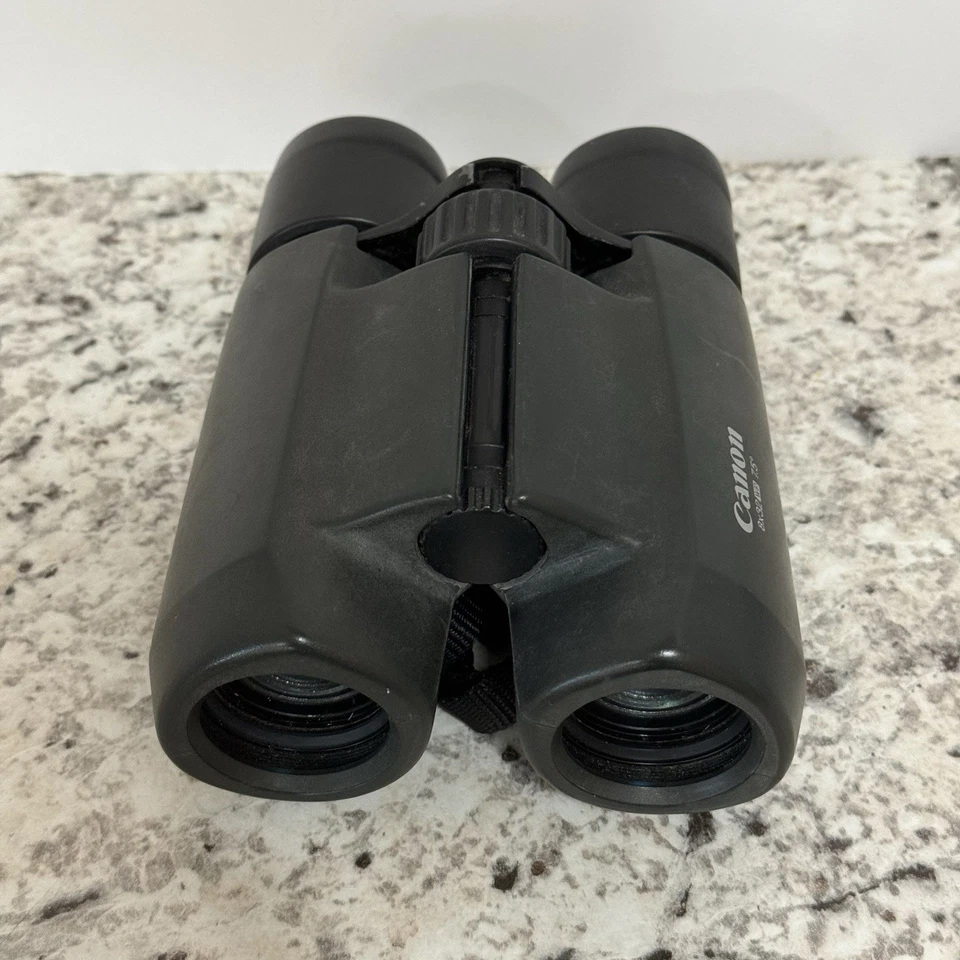 Canon 8x32 WP 7.5 Degree Waterproof, Fog Proof Binoculars - Image 3 of 4