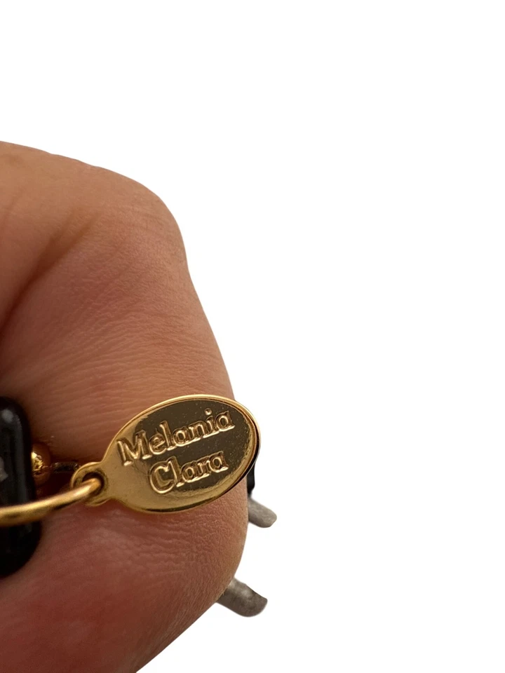 Collar de eslabones de cadena negro Melania Clare con colgante rectangular de cristal Foto 4 de 4