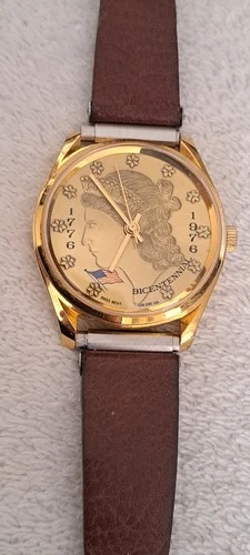 Vintage Bicentennial Faux Liberty Gold Coin Mechanical Watch Working Great