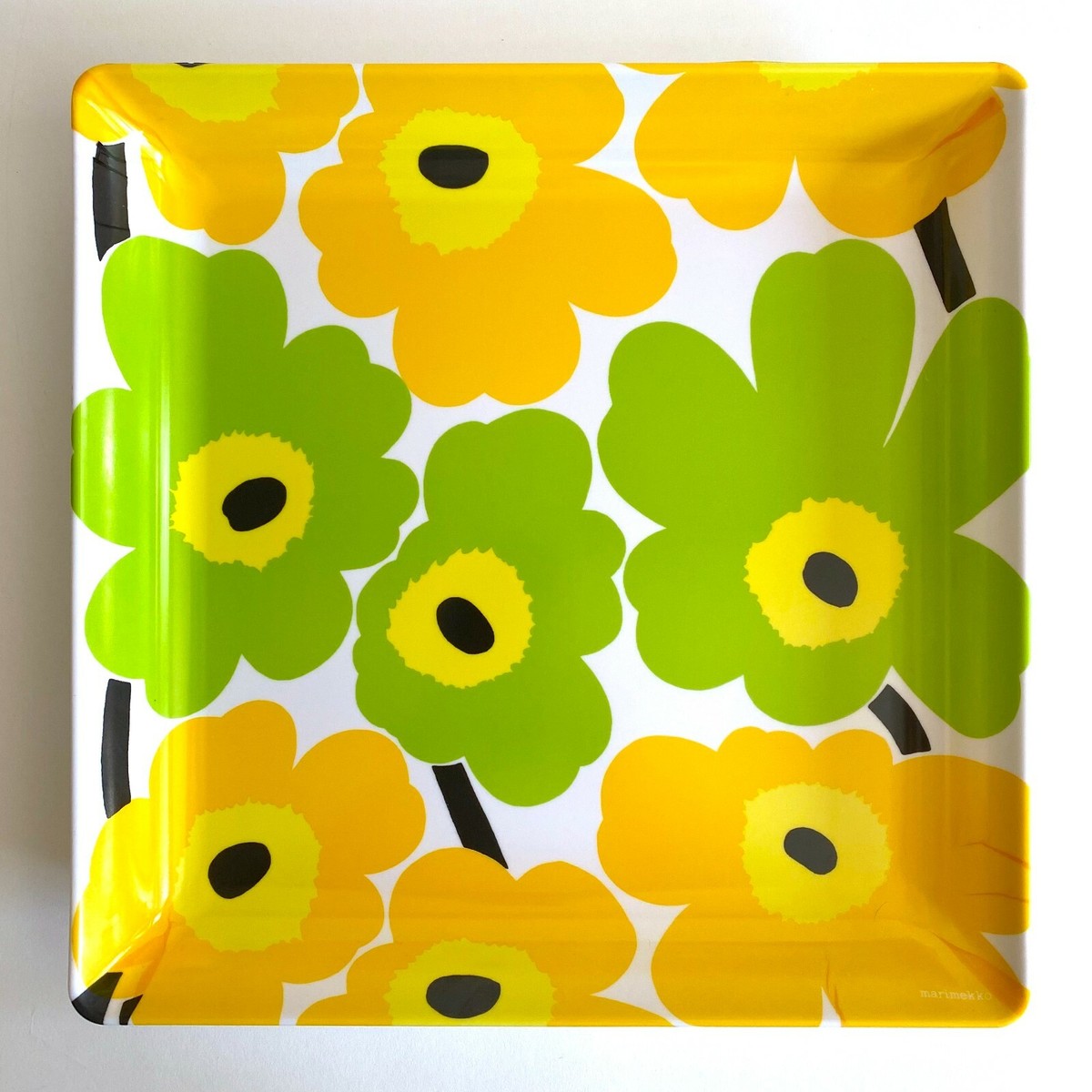 marimekko　CO-CREATED トレイ　marimekko Marimekko Unikko Large Round Tin Tray - Marimekko Serving Trays