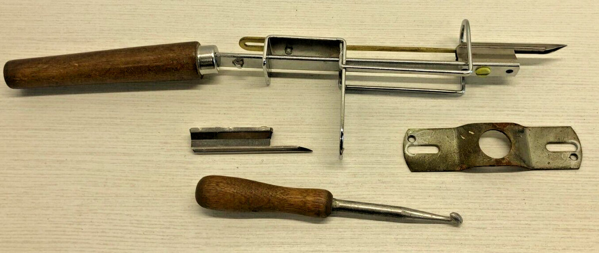 Outil De Toufting Vintage – Rug Crafters Speed Tufting Tool (brevet N° 3 714915)