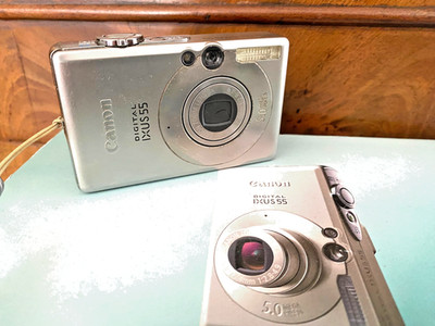 Canon IXUS 55 5,0 MP Digitale Kamera Silber + Zubehörpaket - Funktioniert