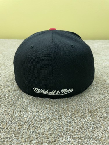 Chicago Blackhawks Hat Cap 7 3/8 Fitted Black Red Mitchell & Ness Nostalgia - Picture 3 of 10