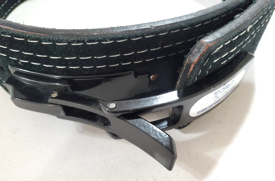 Cinturón de Powerlifting Titan Toro Longhorn - IPF USPA Legal Powerlifting Negro Foto 3 de 4