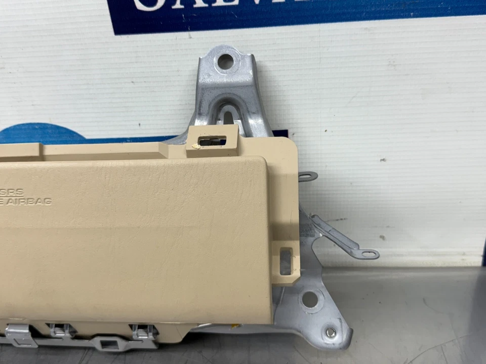 Lexus GS450H 2009 conductor tablero izquierdo inferior rodillera reforzado - beige - 126 k Foto 4 de 4