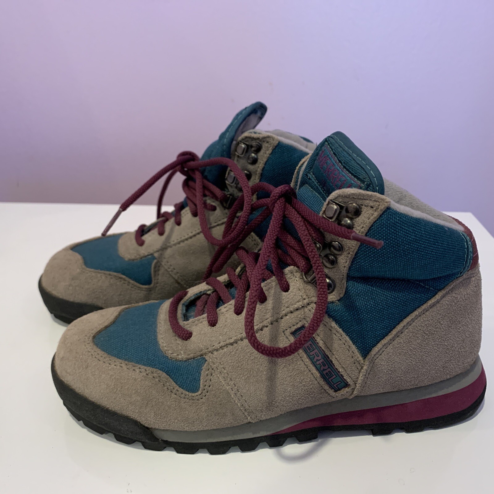 Merrell Stivali da trekking donna grigi scamosciati stringati alla caviglia con blu viola taglia 6M