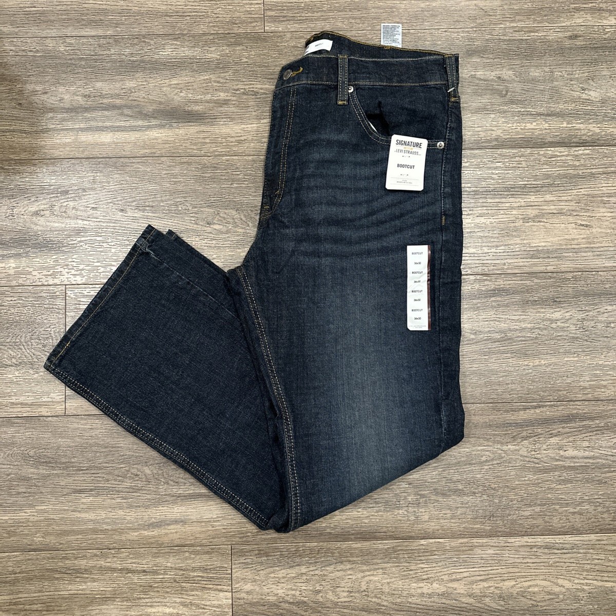 Signature by Levi Strauss Gold Men's Bootcut Fit Jeans