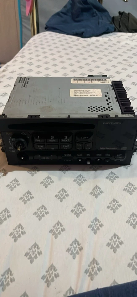 Chevrolet Silverado 1500 AM 2002 MONO FM estéreo radio reproductor de CD 15071233 FABRICANTE DE EQUIPOS ORIGINALES Foto 3 de 4