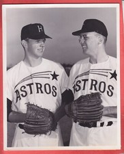 1965   HOUSTON  ASTROS       8 X 10    CLAUDE RAYMOND ,   LARRY DIERKER   ROOKIE