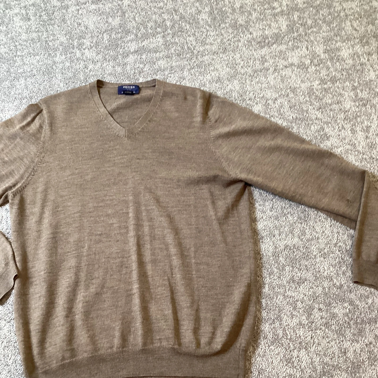 Men’s Brooks Sweater Large 346 Fine Italian Merino Pure New Wool Brown V Neck