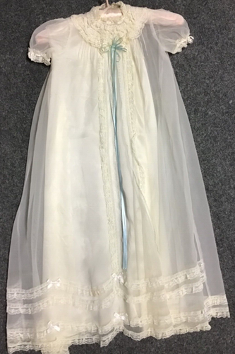 Gebraucht: Langes Tauf-/Taufkleid, blaues Band, mit Satinslipper