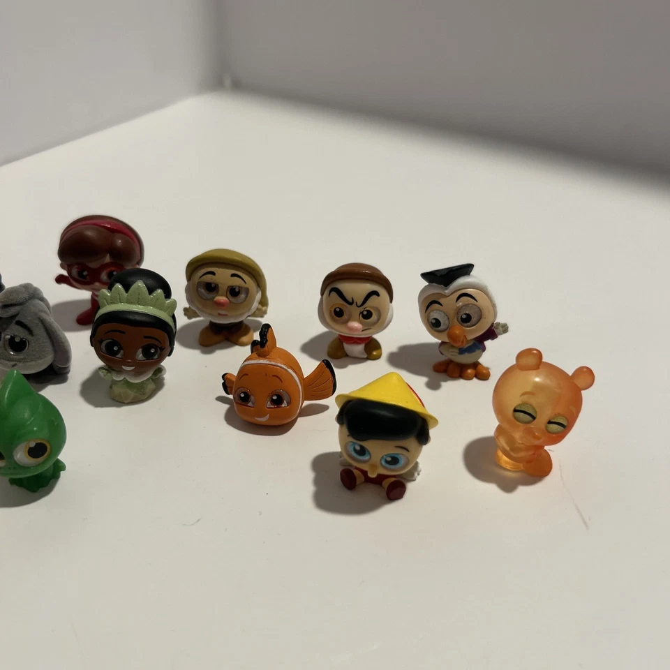Disney Doorables Lote de 20 Series Mixtas Enredadas, Nemo, Mickey, Siete Enanitos, Etc! Foto 2 de 4