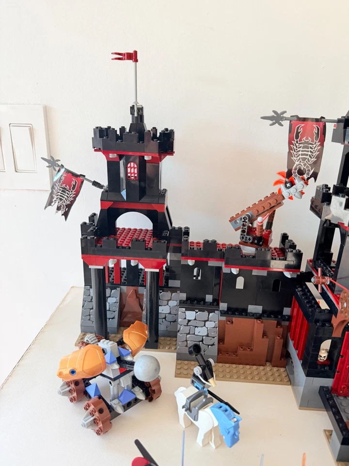 LEGO 8877 Castillo - Fortaleza Oscura de Vladek - 100% completo Foto 4 de 4