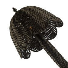 Gewaschene schwarze geflochtene Rattan Tischlampe mit Jakobsmuschelschirm und Schalter von Happy H...