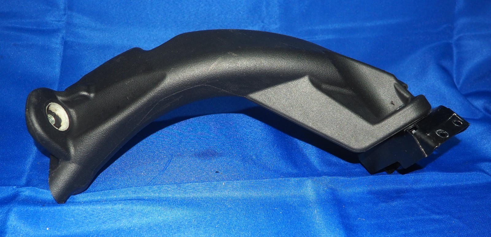 2022-2026 Maserati MC20 MCPura Passenger Right Air Intake Hose Tube Duct OEM