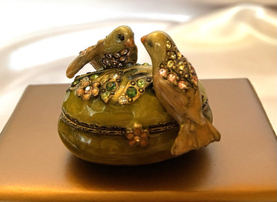 Jay Strongwater - Two Lovebirds Mini Trinket Box