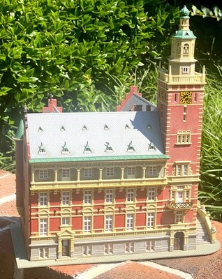 Kibri 38381 HO Leer Town Hall Building Fully Assembled