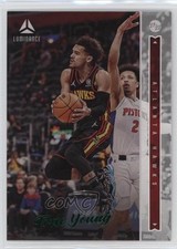 2021-22 Panini Chronicles Luminance Green Trae Young #245 2k3