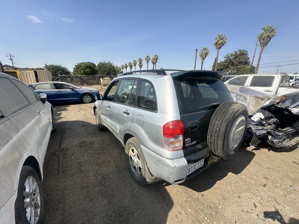 Conjunto de puerta delantera izquierda usado se adapta a: Toyota Rav4 L 2001. mercado de EE. UU. eléctrico Foto 3 de 4