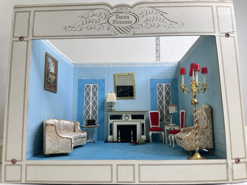 Ideal Petite Princess Fantasy Room & Furniture Lot 8 Pcs Vintage 1960s VGUC - Image 2 of 4