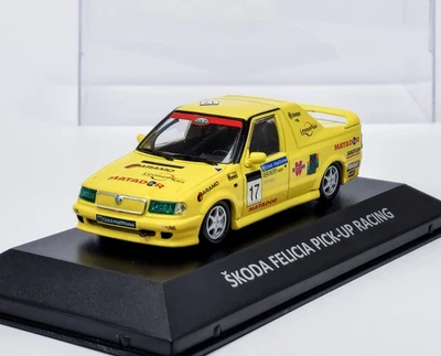 DE AGOSTINI Skoda Felicia Pickup Racing (2001) gelb + Plexiglasbox DeA 1:43