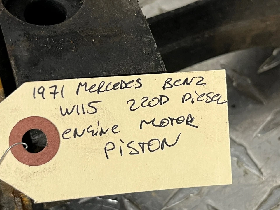 Mercedes Benz W115 220D 1971 motor diésel pistón W 115 220 D Foto 4 de 4