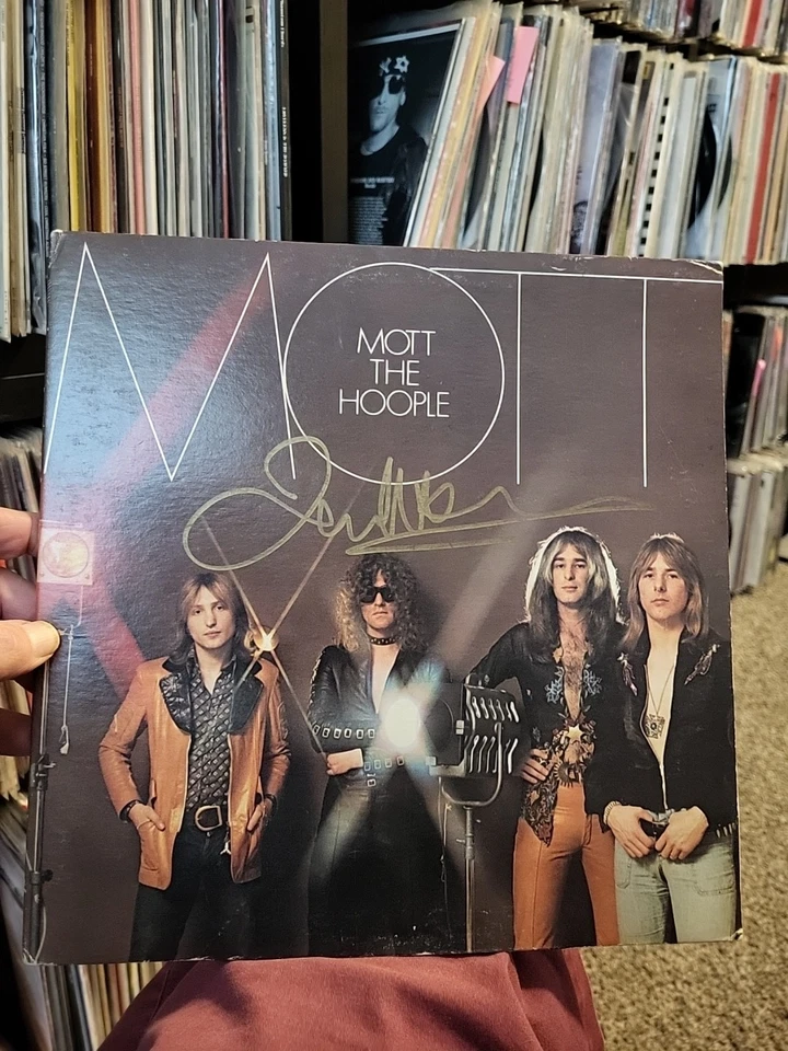 IAN HUNTER Signed MOTT THE HOOPLE VINYL LP  US GATEFOLD BAD CO BOWIE GLAM T REX Foto 2 de 4