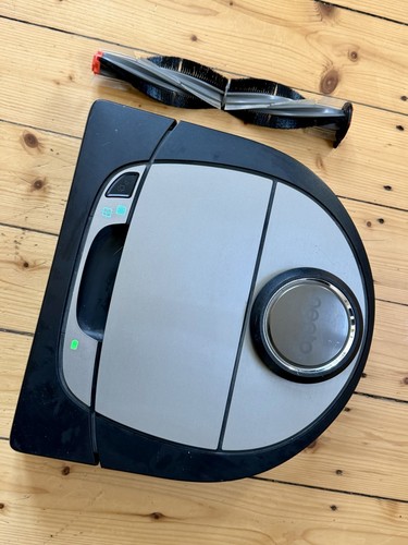 Neato Robotics Botvac D7 Connected mit Ersatzbürste/-filter (Akku schwach)