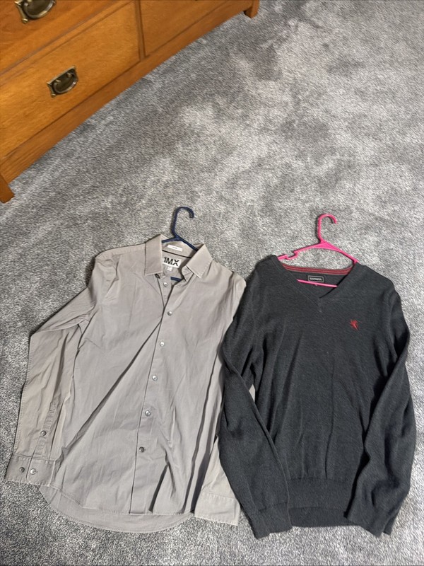 MENS EXPRESS SHIRTS LOT OF 2 CASUAL PULLOVER V-NECK AND BUTTON FRONT L/S SIZE M