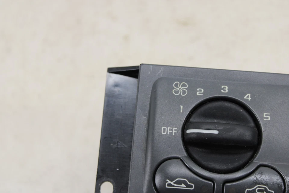 1997-2002 Chevrolet Corvette Climate Control Switch 16257461 OEM NF60 - Image 2 of 4