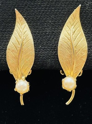 Narrow Leaf  Gold Tone Faux Pearl  Clip On Earrings Vintage Classic Elegant