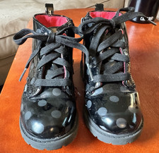 Disney Little Girls Minnie Mouse Boots, Size 8, Very good used condition