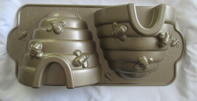 NORDIC WARE 10 CUP BEEHIVE CAKE PAN