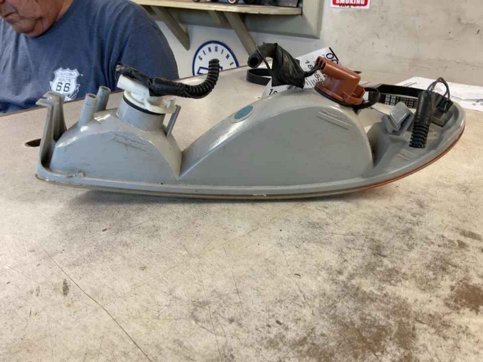 Lámpara Delantera GMC SIERRA PICK 1500 Derecha Derecha Derecha 99 00 01 02 03 04 05 06 07 Foto 3 de 3