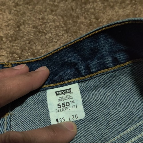 Jeans vintage Levi's 550 taglia 35 x 25 blu denim Y2K anni 90 relaxed lavaggio scuro crop - Foto 2 di 8