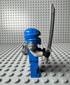 LEGO NINJAGO -- JAY ZX SHOULDER ARMOR MINIFIGURE WITH SWORD 9445 NJO0047 NICE