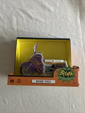McFarlane Toys Batman Classic TV Series DC Retro Batgirl Cycle