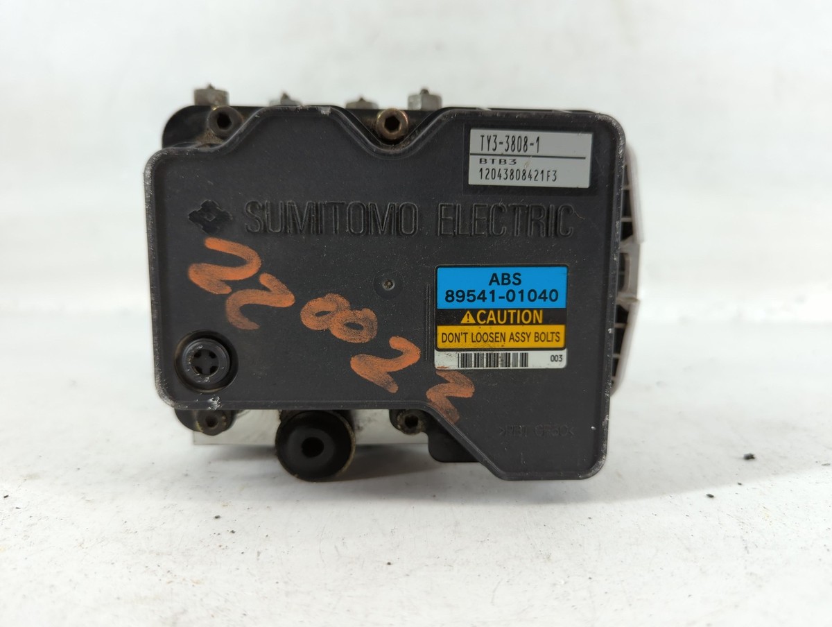 04 Toyota Matrix ABS ANTILOCK Brake Pump Module 89541-01040